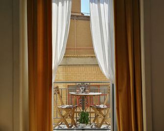 casa vacanza il sole di Napoli - Nápoles - Habitación