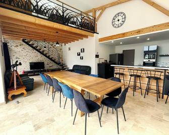 Gîte de Charme, au Cœur de L'anjou et à 25 min du Puy du Fou - Sèvremoine - Comedor