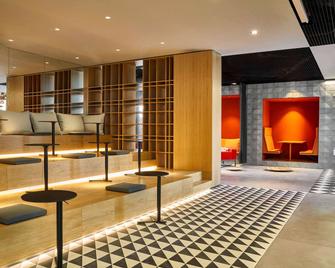 Ibis Barcelona Pza Glories 22 - Barcelona - Lobby