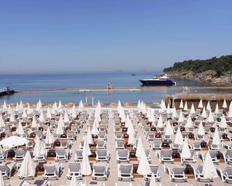 Yörükali Tesisleri - Büyükada - Strand