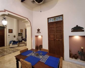 Casa Lola - Bohemian Colonial In Centro With Private Pool And Ac Throughout. - Mérida - Comedor