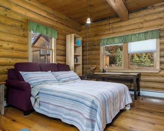Modern Log Home Retreat and Yoga Studio, Minutes from Ithaca and Colleges - Spencer - Habitación