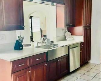 Huge 5 Bedroom San Diego Home! Near Imperial Beach - San Diego - Cocina