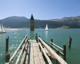 Alpen Suite- New vacation apartment in a fantastic location with stunning panoramic views - Curon Venosta/Graun im Vinschgau - Strand