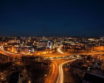 Ramada Hotel & Suites by Wyndham Coventry - קובנטרי - נוף חיצוני
