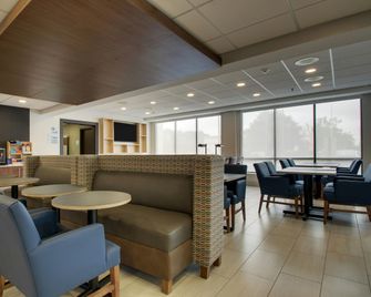 Holiday Inn Express Voorhees/ Mt. Laurel - Voorhees - Edificio