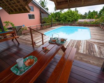 بورا بورا هوليدايز لودج آند فيلا - Vaitape - حوض السباحة