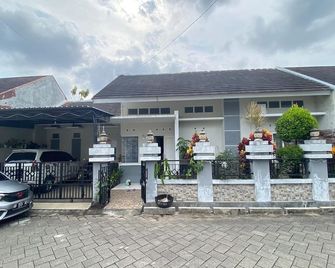 OYO 94935 Rahayu Homestay - Pundong