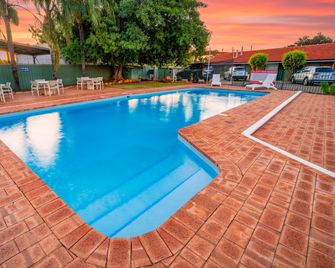 Hospitality Kalgoorlie, SureStay Collection by Best Western - Kalgoorlie-Boulder - Pool