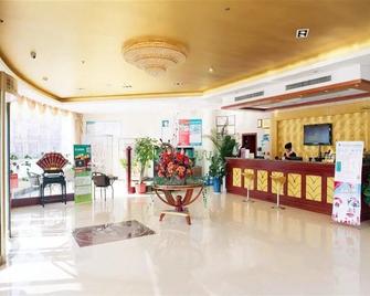 Greentree Inn Heze Railway Station Hotel - Heze - Рецепція