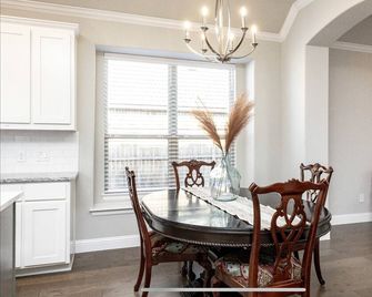 Brand New Luxury 2 Bedroom Home in Decatur, Texas! - Decatur - Їдальня