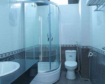 Tan Truong Son Hotel - Dong Hoi - Bathroom