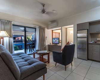 Southern Cross Atrium Apartments - Cairns - Living room