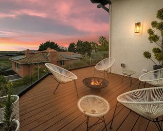 New! Del Mar Modern Industrial - San Diego - Balcony