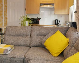 Pet friendly sleeps 3 Chalet Bridlington free elec - Bridlington - Living room