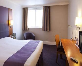 Premier Inn Ayr-Prestwick Airport - Prestwick - Bedroom