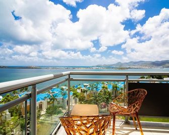 Skyline Luxury 5 Star Condo - Lowlands - Balcon