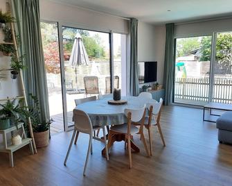 Detached house with swimming pool between Arcachon and Bordeaux (Cestas) - Cestas - Salle à manger