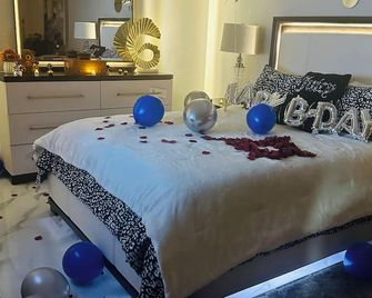 Belmont Luxe Escape - Elmont