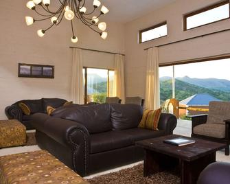 River Crossing Lodge - Windhoek - Sala de estar