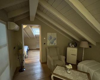 Corte Delle Rose - Voghera - Living room