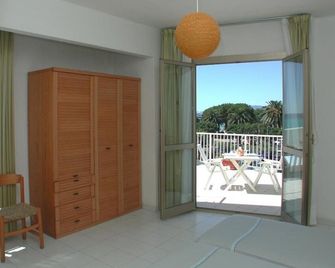 Residence Stella Maris - Pietra Ligure - Balcón