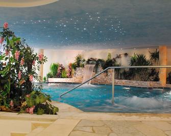 Hotel Bergblick - Ratschings - Pool