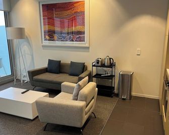 Tasha's Apartments On Warwick - Adelaide - Living room