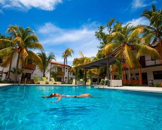 Boca Olas Resort Villas - La Libertad - Piscina