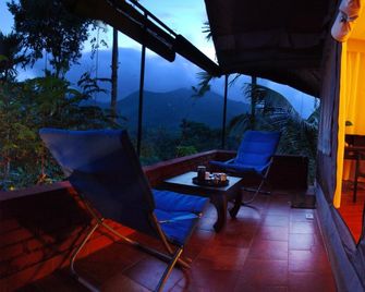 Grassroots Wayanad, Valley-view Tents - Tariyode - Balcony