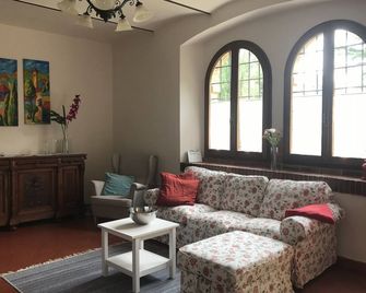 La maroneta - family friendly property with Tuscan flair - Pistoia - Wohnzimmer