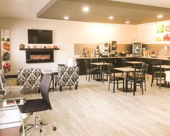 Quality Inn & Suites Lincoln near I-55 - Lincoln - Bar
