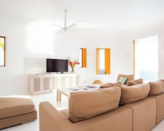 Sol De Oriente in Careyes - Costa Careyes - Sala de estar