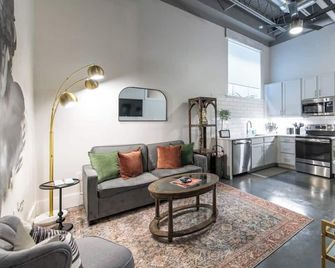 This condominium is a 1 bedroom(s), 1 bathrooms, located in Lexington, KY. - Lexington - Kitchen