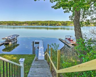 Lakefront Battle Creek Home w/ Fishing Dock! - Battle Creek