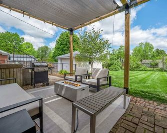 Hot Tub | Great Location | King Beds | Grill & Patio - Lexington - Patio