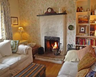 Little Irish Cottage - Carrick - Living room