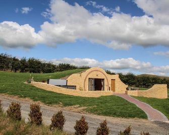 Burrow View - Rhayader - Building