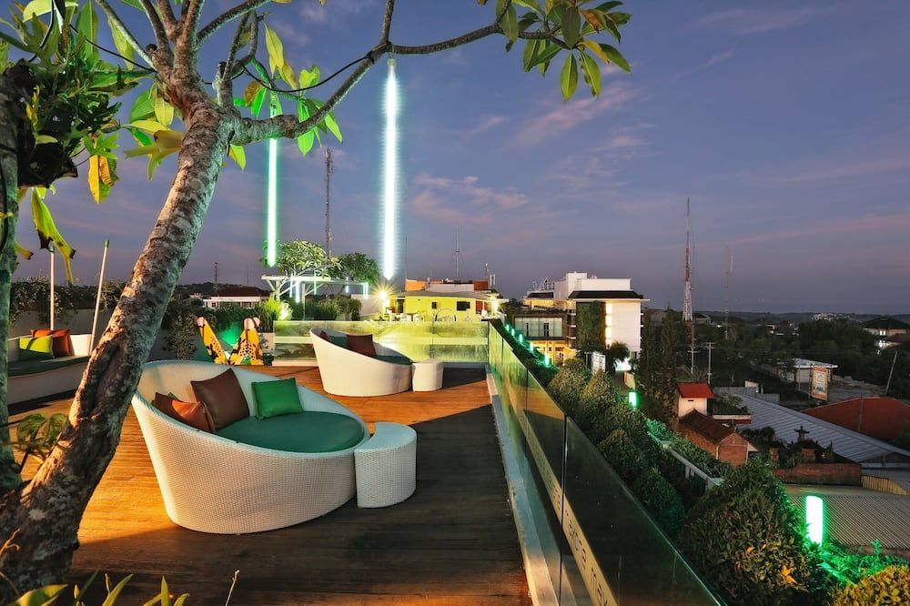 Maxonehotels At Bukit Jimbaran - South Kuta - מרפסת