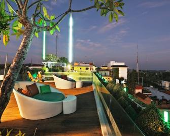Maxonehotels At Bukit Jimbaran - South Kuta - Ban công