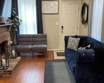 Affordable Luxury Town Home in Federal Hill Baltimore. - Baltimore - Sala de estar