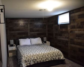 Modern & Spacious ~ Near Bill Snyder ~ Royal Beds - Manhattan - Habitación