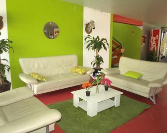 Junges Hotel Melk - Melk - Living room