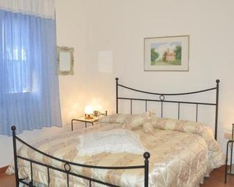 Hotel California - Carloforte - Camera da letto