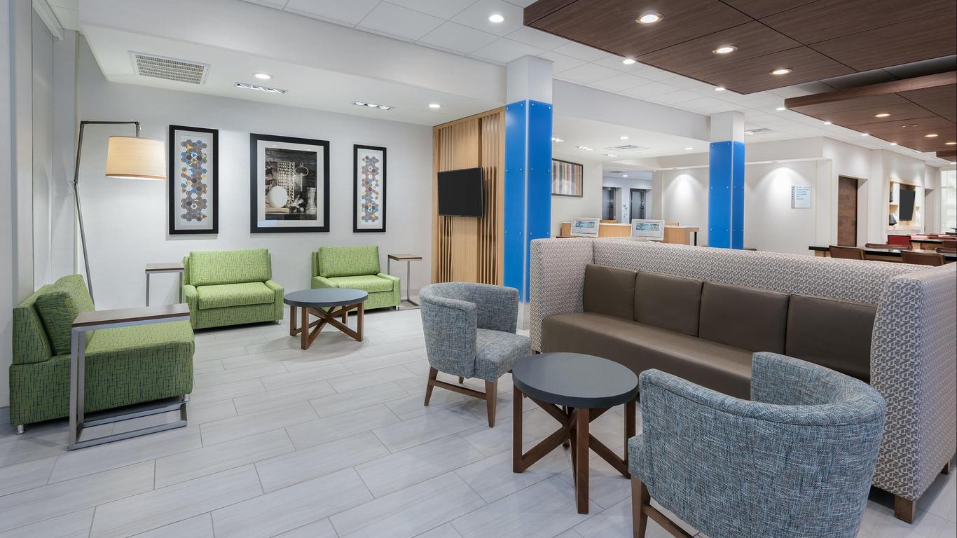 Holiday Inn Express & Suites Bryan - College Station By IHG