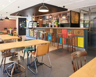 greet hotel Saint Nazaire Trignac - Trignac - Бар