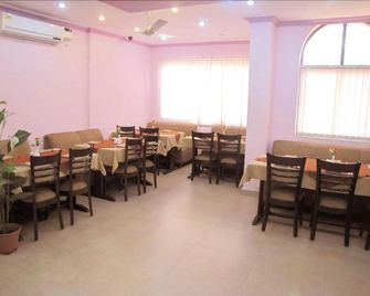 Hotel Surya Palace - Margao - Restaurante