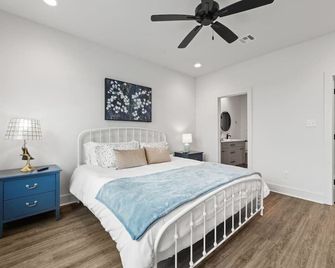 Cajun French House-2 King Beds-Near Sports Complex - Lafayette - Bedroom
