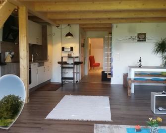 Ferienwohnung Chiemseezeit - Familie Lechermann - Gstadt am Chiemsee - Wohnzimmer