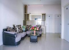 Surabaya Homey near Airport - Sedati - Living room